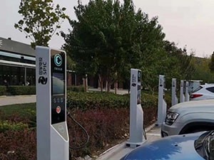Зарядные станциии электротранспорта для бизнеса